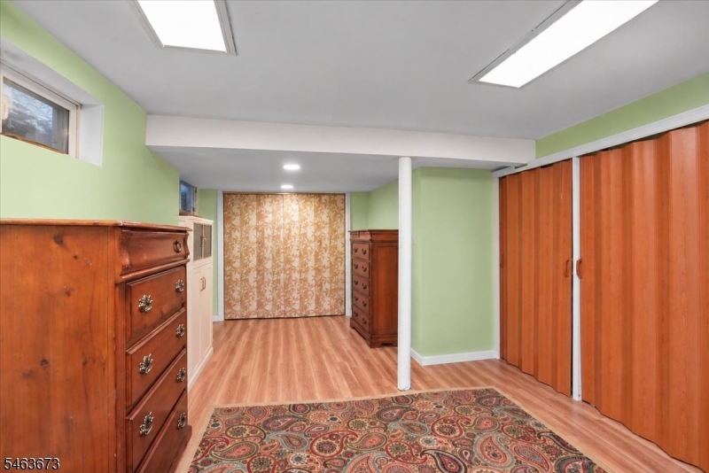 35 Deerfield Dr