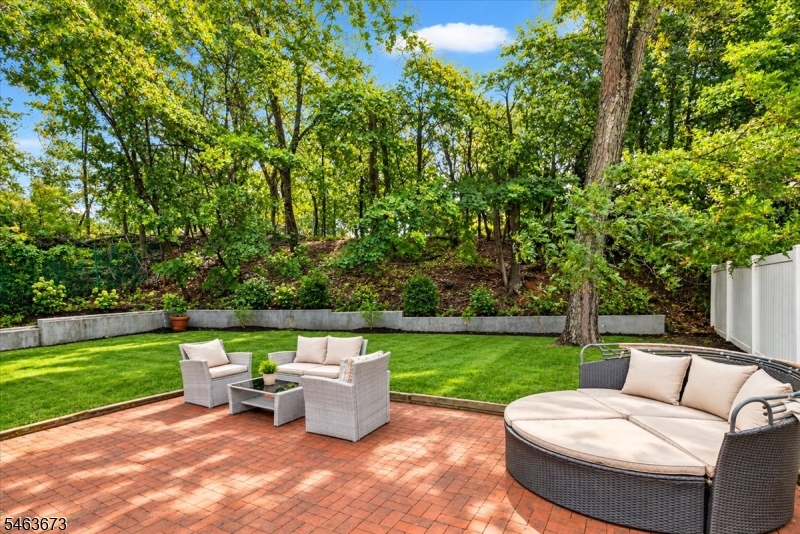 35 Deerfield Dr