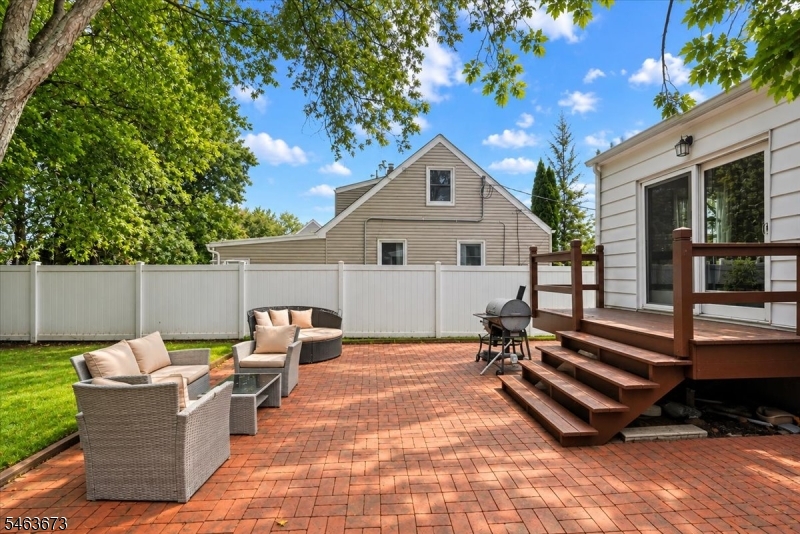 35 Deerfield Dr
