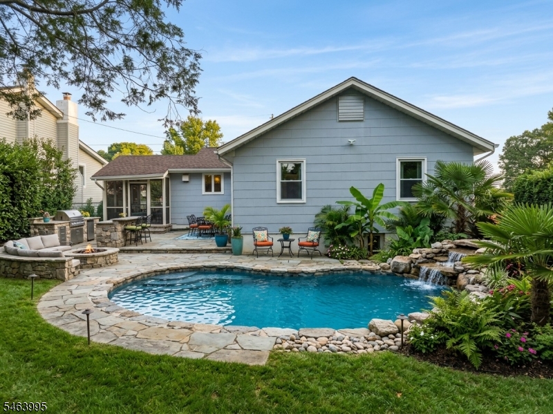 43 Chesapeake Ave