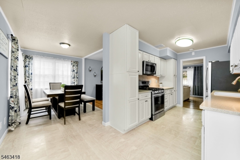 333 Foxwood Rd