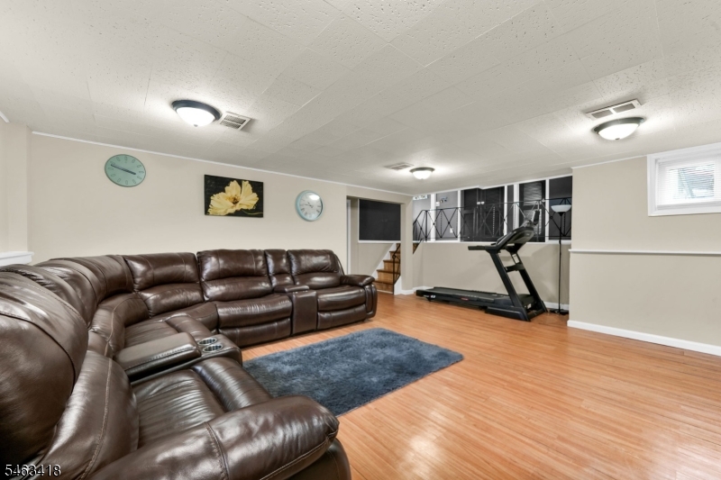 333 Foxwood Rd