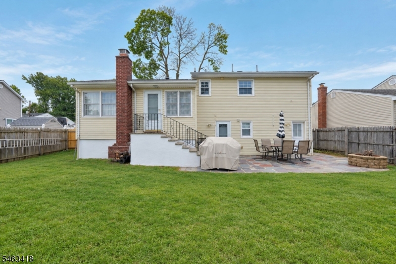 333 Foxwood Rd