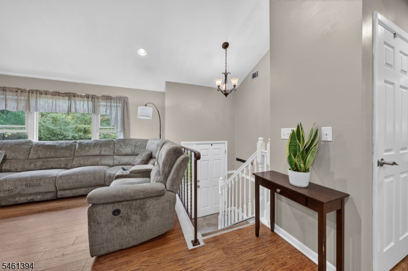 267 Ellis Rd
