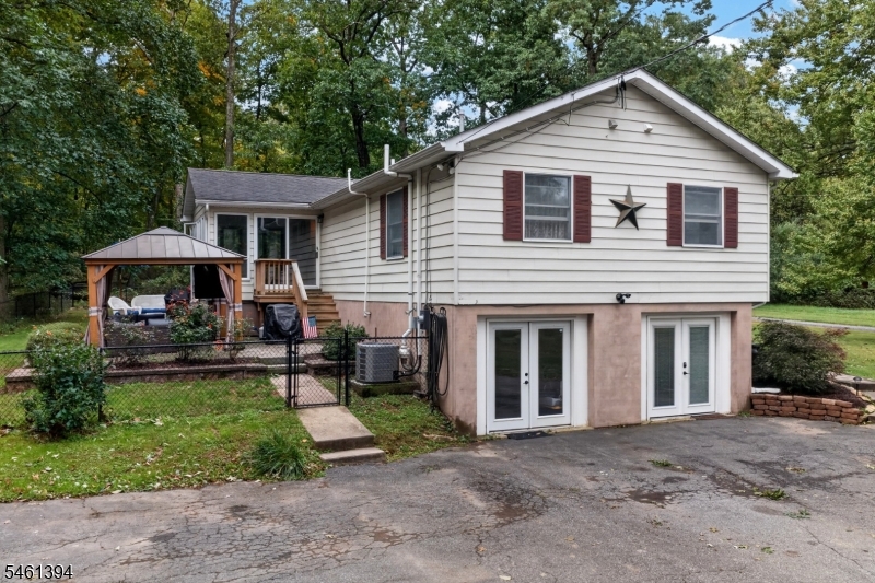 267 Ellis Rd