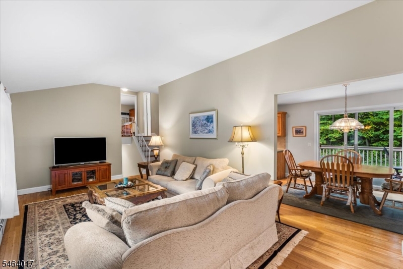 38 Old Coach Rd