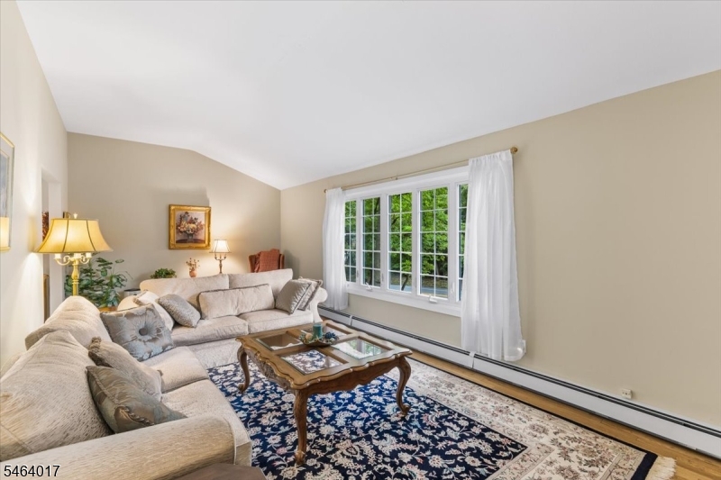 38 Old Coach Rd