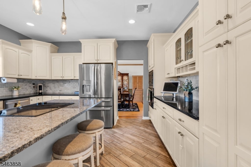 28 Meadow Ridge Ln