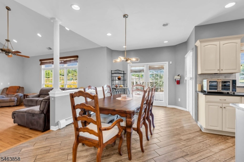 28 Meadow Ridge Ln