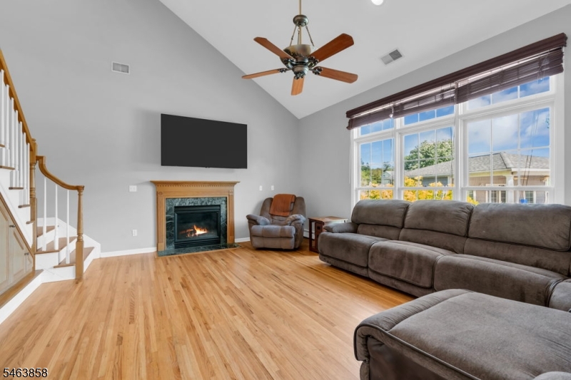 28 Meadow Ridge Ln