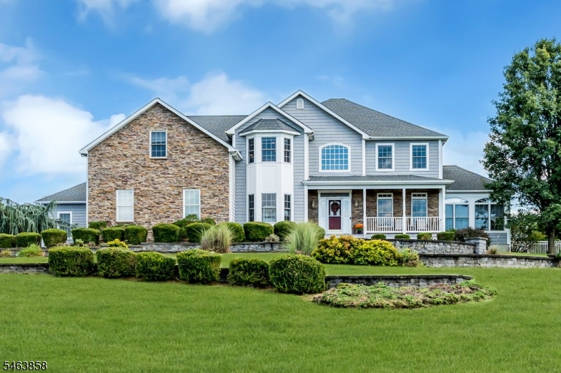 28 Meadow Ridge Ln