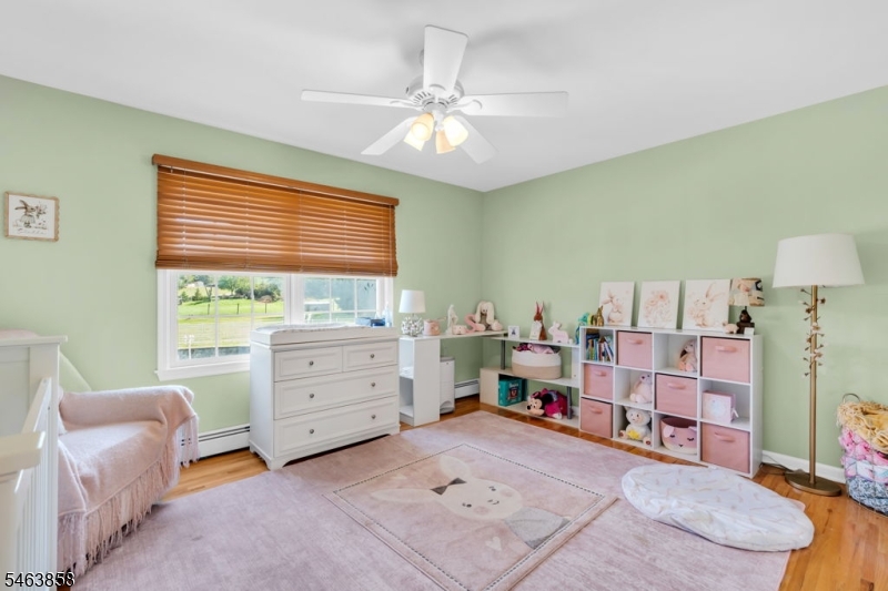 28 Meadow Ridge Ln
