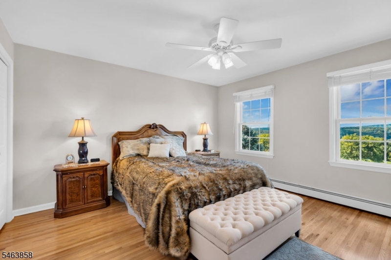 28 Meadow Ridge Ln