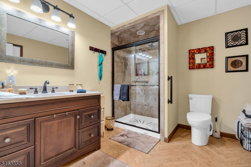 28 Meadow Ridge Ln