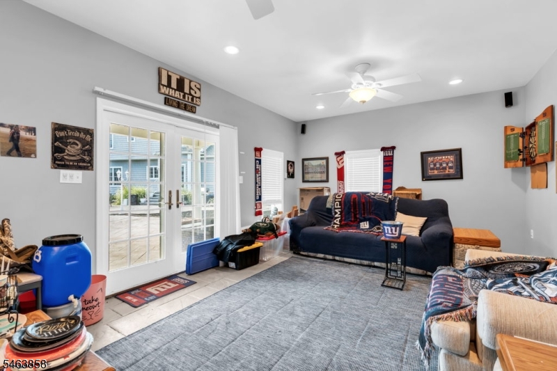 28 Meadow Ridge Ln