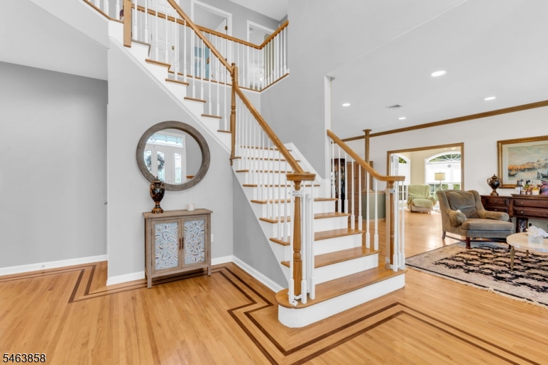 28 Meadow Ridge Ln