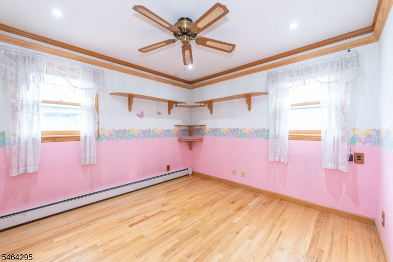 34 Meadow Ln