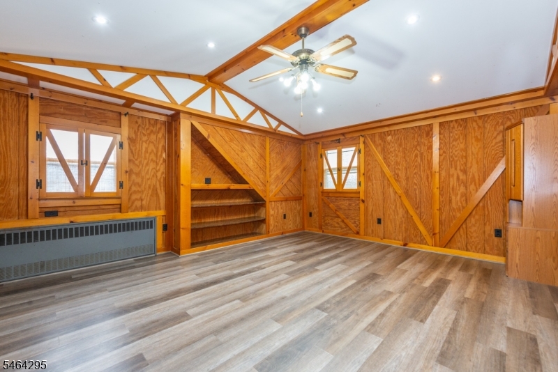 34 Meadow Ln