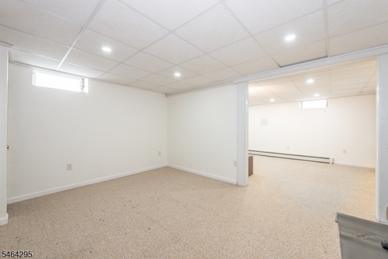 34 Meadow Ln