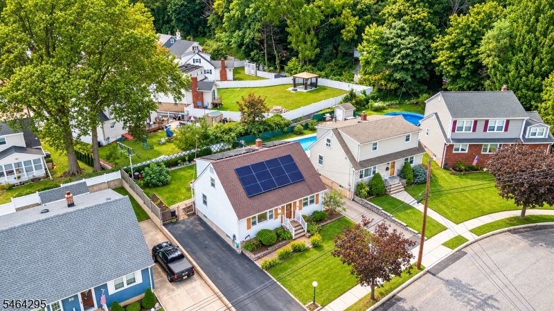34 Meadow Ln