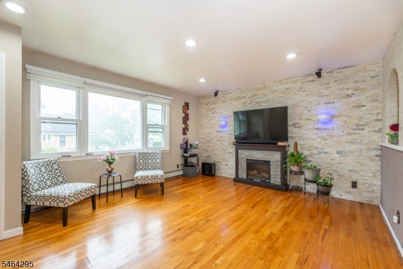 34 Meadow Ln