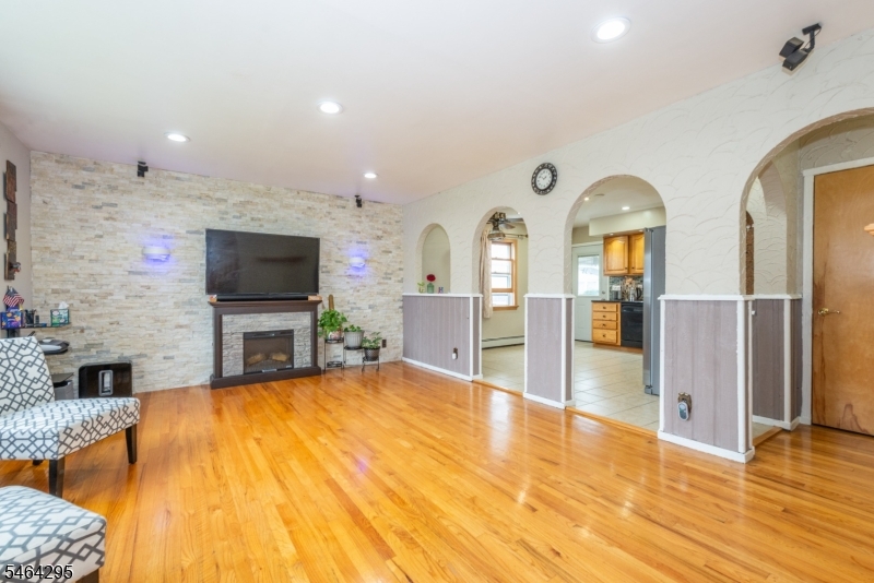 34 Meadow Ln
