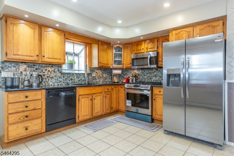 34 Meadow Ln