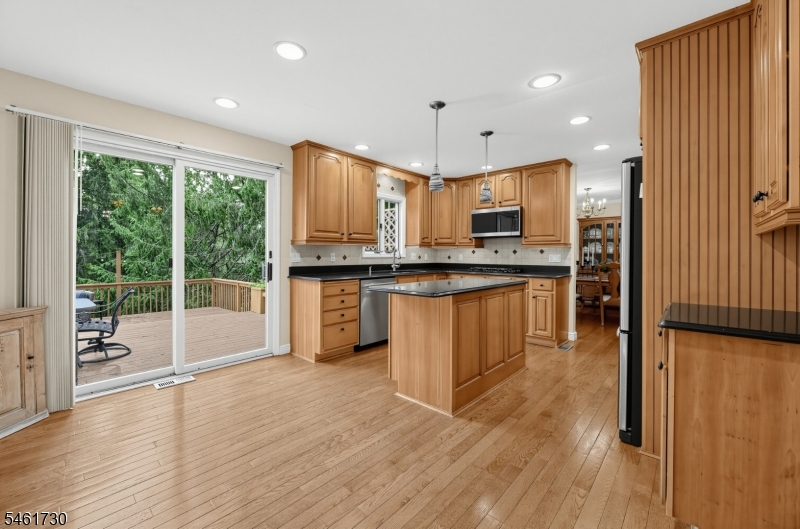 69 Brookside Rd