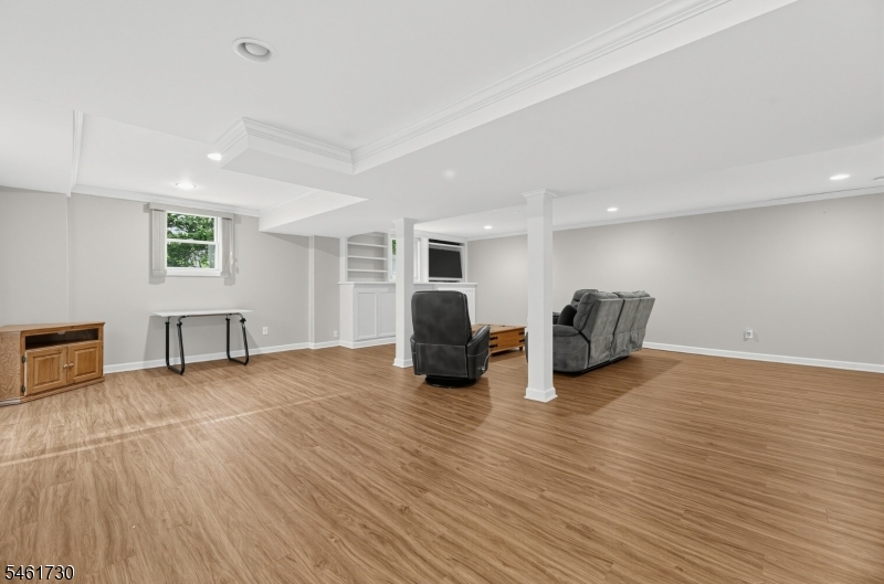 69 Brookside Rd
