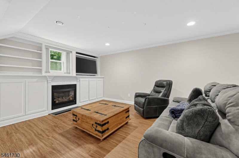69 Brookside Rd