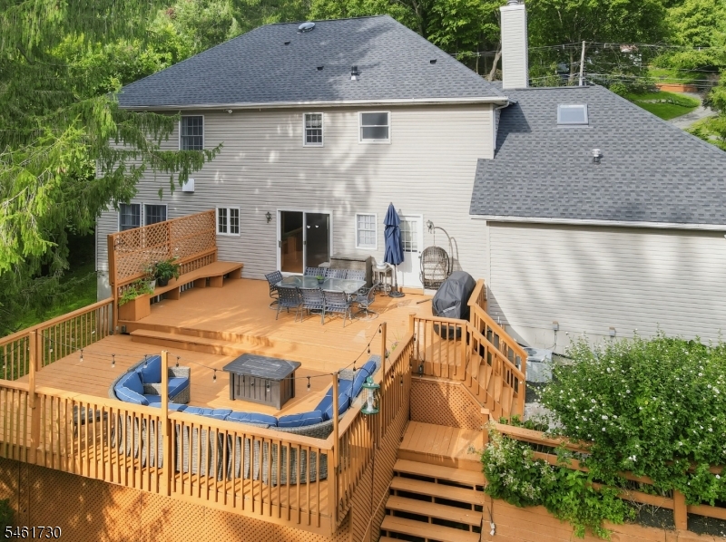 69 Brookside Rd
