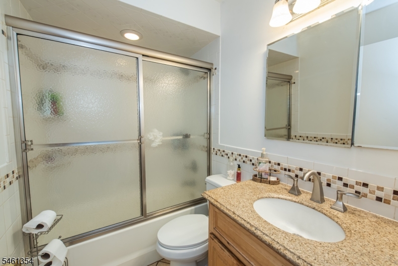 568 Stanley Pl