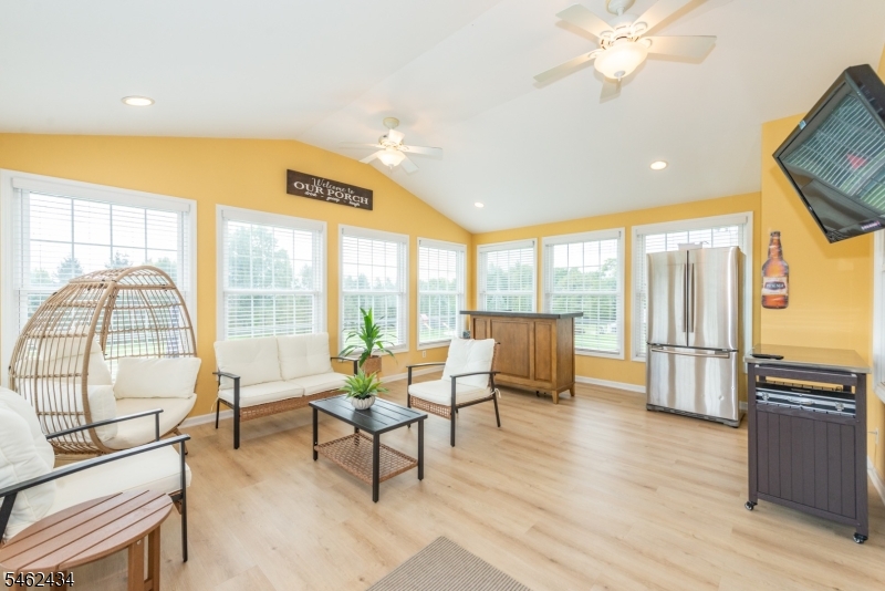 20 Carly Dr