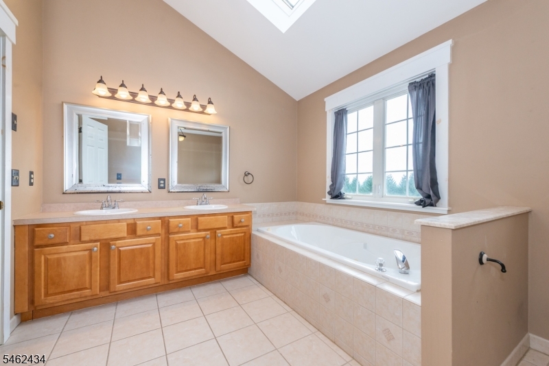 20 Carly Dr