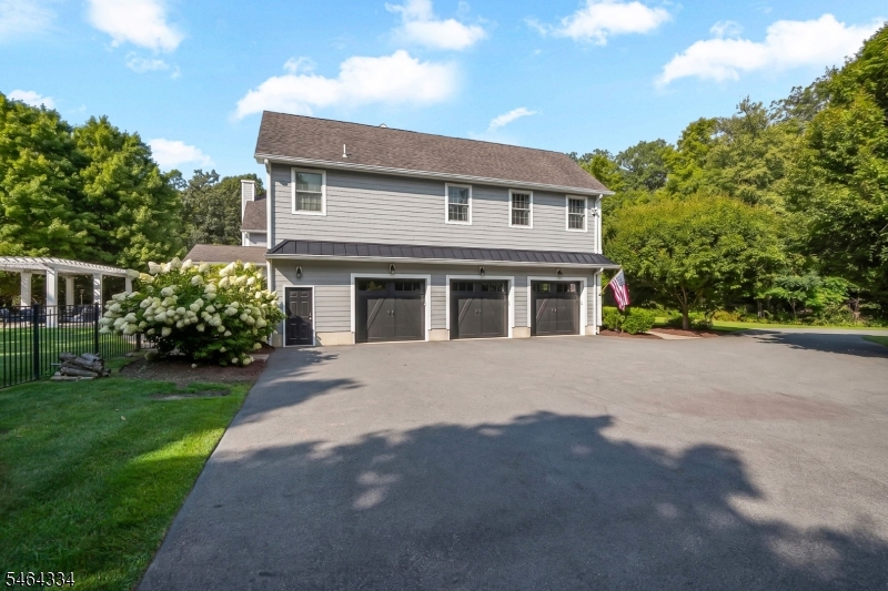 21 Reagan Way