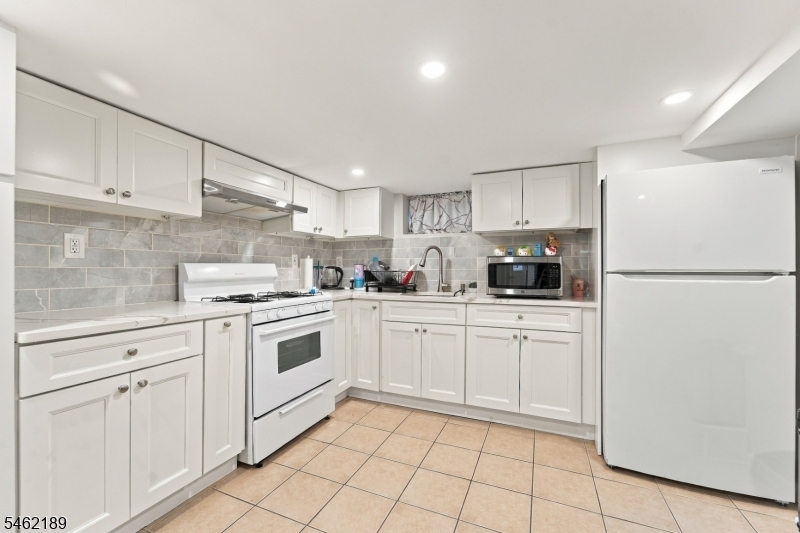 69 Avenue C