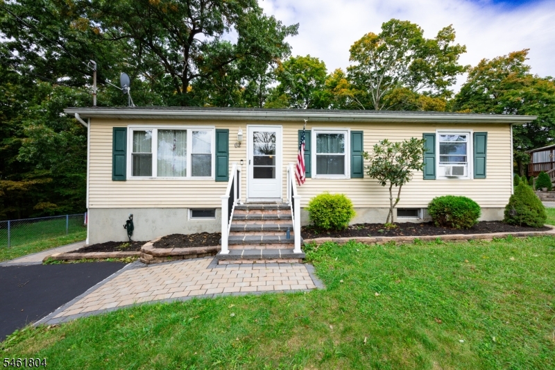62 Summit Dr