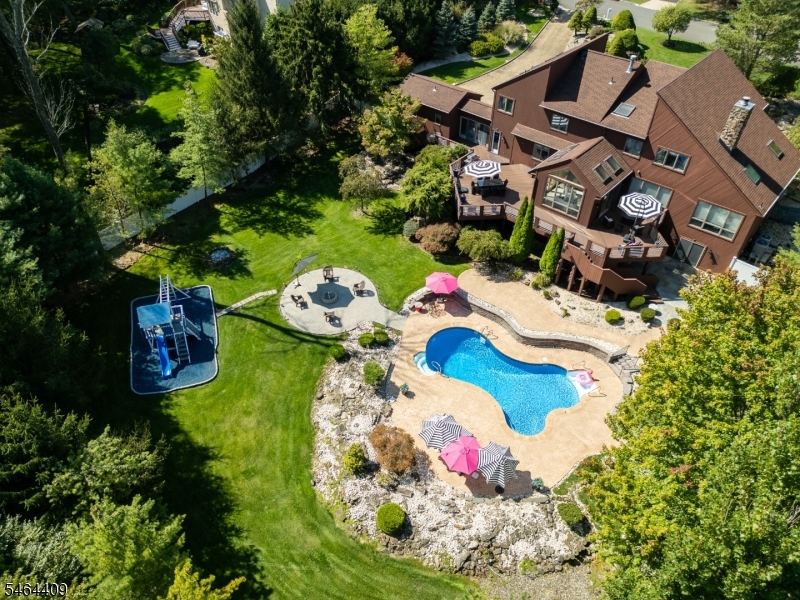 17 Chesterfield Dr