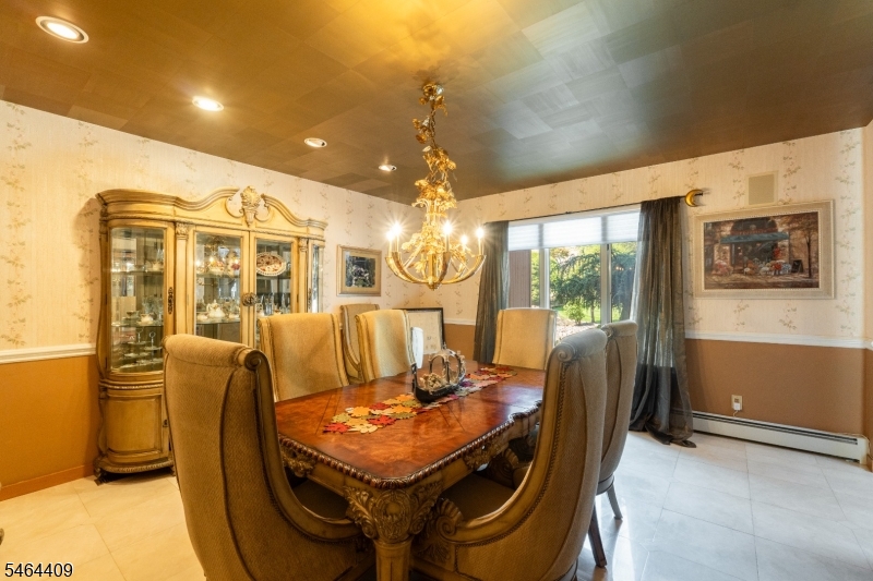 17 Chesterfield Dr