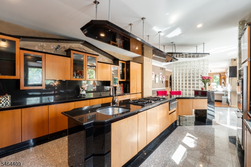 17 Chesterfield Dr