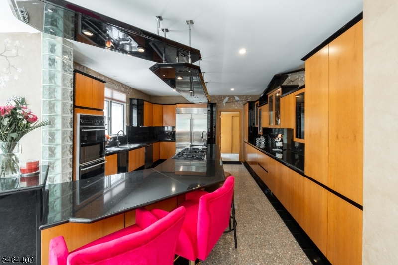17 Chesterfield Dr
