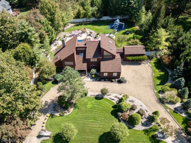 17 Chesterfield Dr