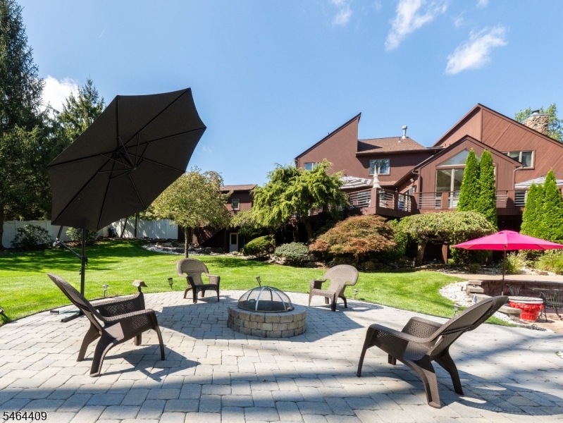 17 Chesterfield Dr