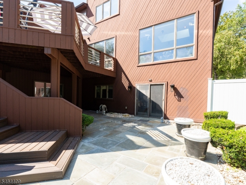 17 Chesterfield Dr