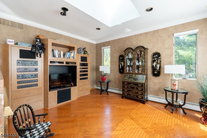 17 Chesterfield Dr