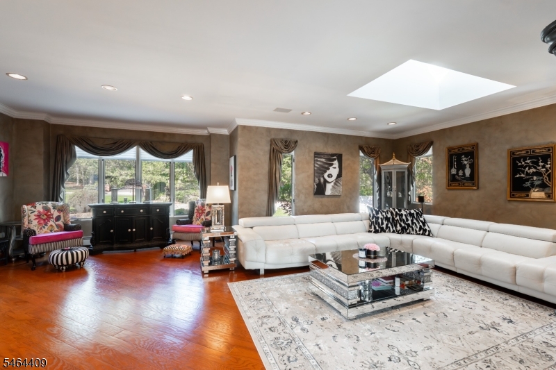 17 Chesterfield Dr