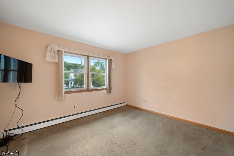 222 Vreeland Ave
