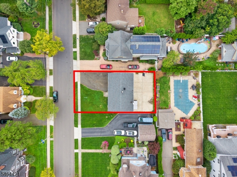 222 Vreeland Ave