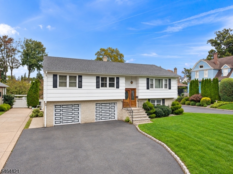 222 Vreeland Ave