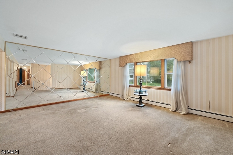 222 Vreeland Ave